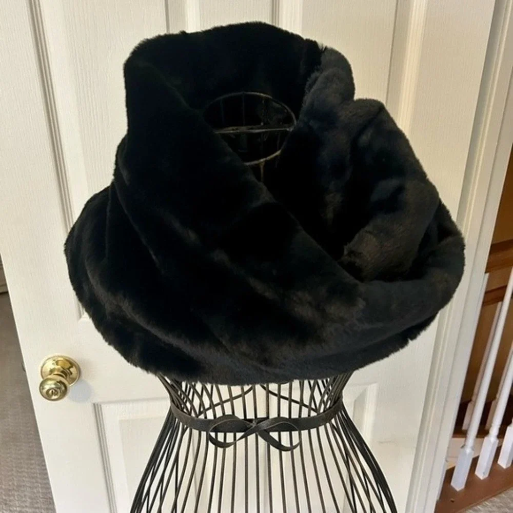 Faux fur infinity scarf black faux mink warm and cozy new without tags